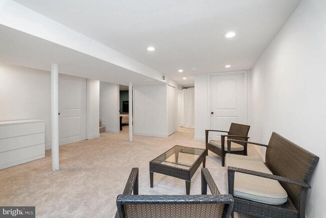 Building Photo - 3302 Orlando Ave