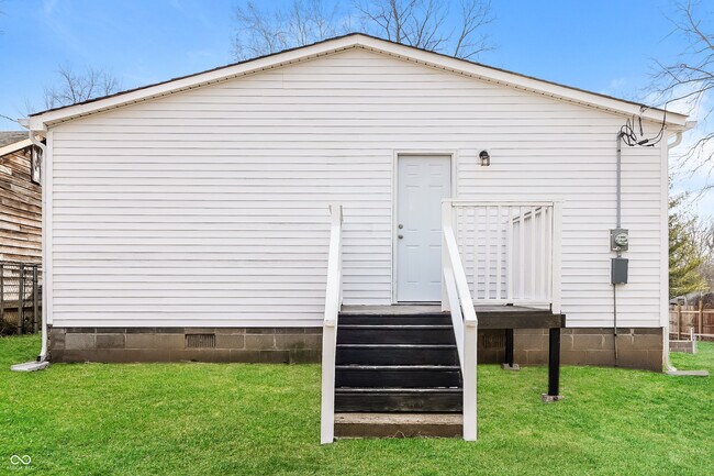 Building Photo - 3050 S Roena St