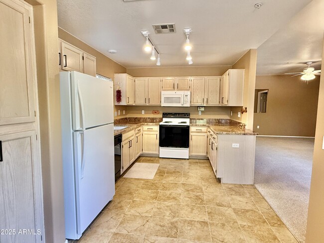 Building Photo - 15050 N Thompson Peak Pkwy