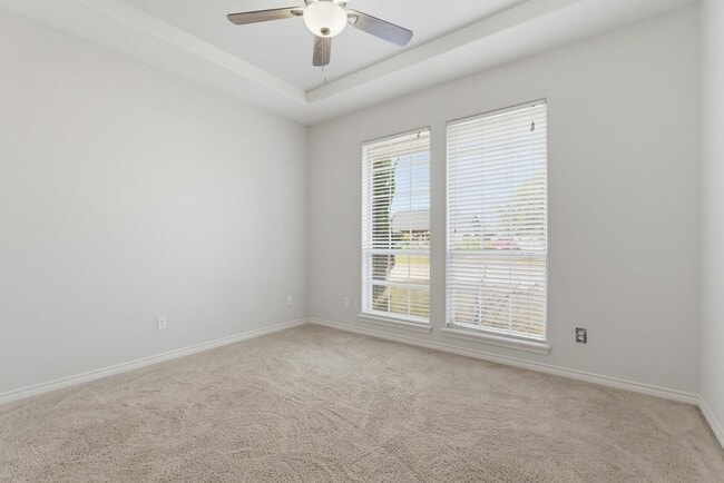Building Photo - 7017 Springwater Ave