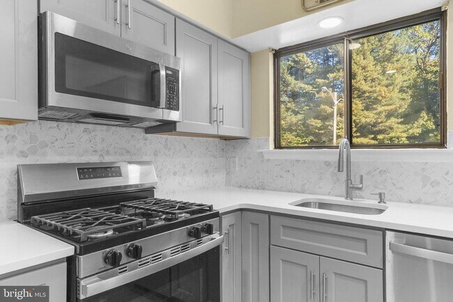 Building Photo - 47 Mara Ct