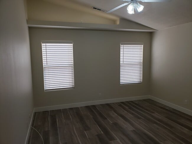 Building Photo - Bright Home with 2 Car Garage