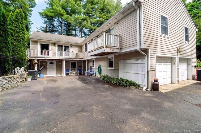 Building Photo - 143 Ponus Ave