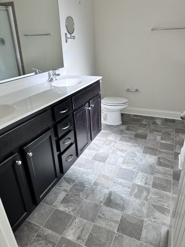 Building Photo - 413 Belhaven Ct