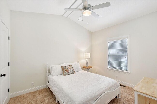 Building Photo - 510 Mariners Cir