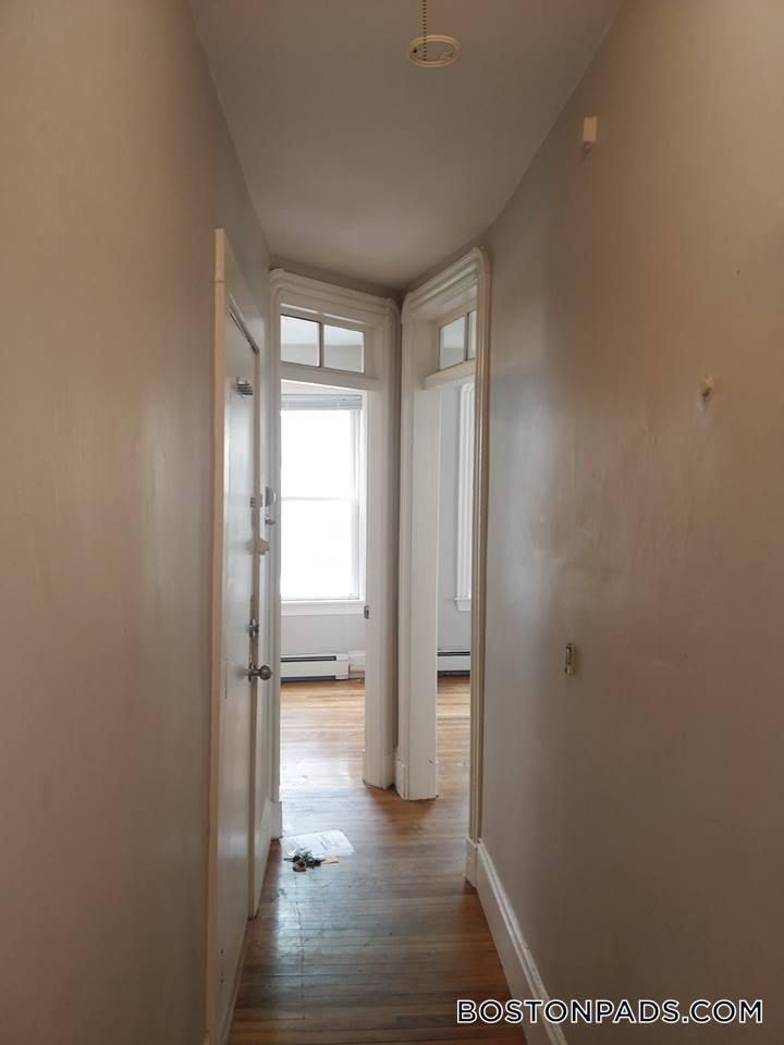 Building Photo - 568 Greene St