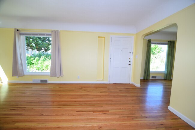 Building Photo - 10744 SE 29th Ave