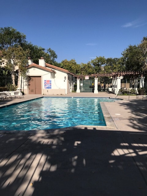 Building Photo - Newbury Park 4+3 on cul-de-sac w/lots of community amenities!