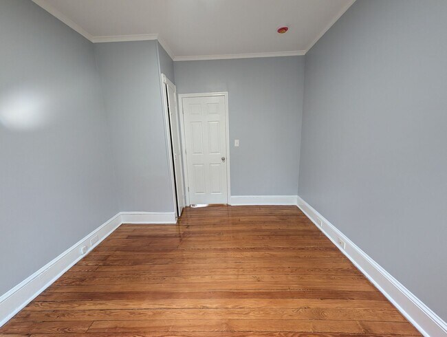 Building Photo - 677 Gerard Ave