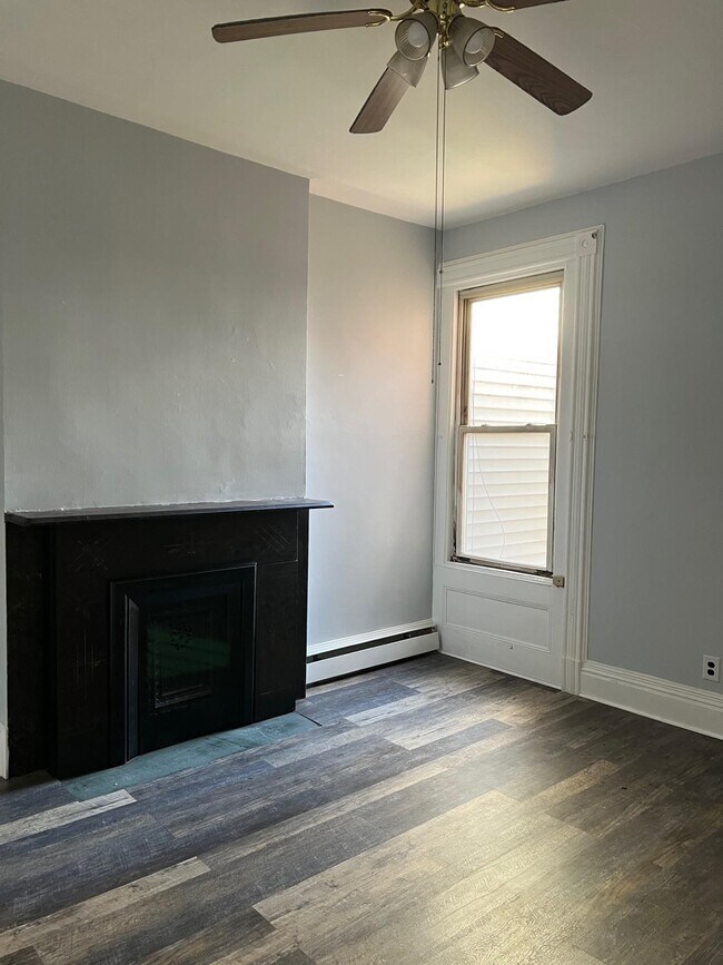 Building Photo - 19 Glenwood Ave