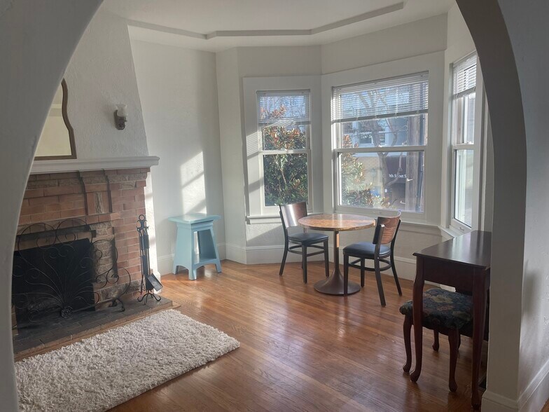 Building Photo - 244 30th St