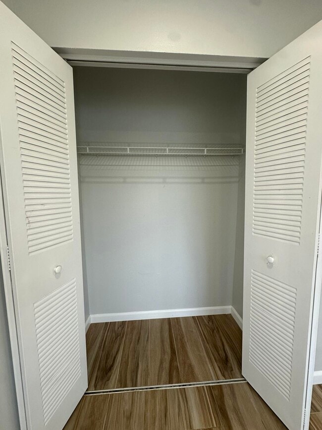 Building Photo - 200 E Tiffany Dr