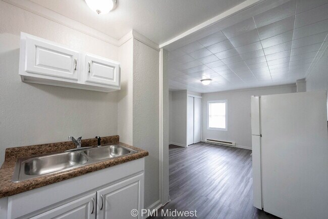 Building Photo - "Cozy Studio Living: Efficient & Affordable Space in Greenfield, IN!"