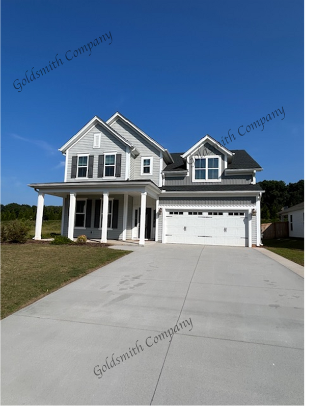 Building Photo - "Spacious Elegance Awaits: 5-Bedroom, 4.5-Bath Gem on Plumblee Lane!"