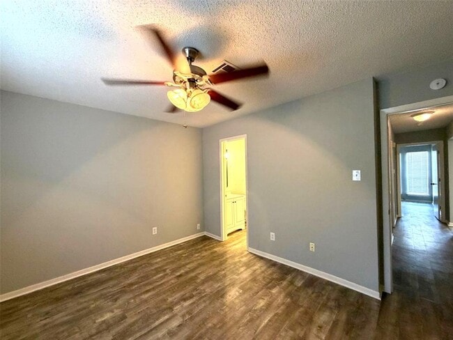 Building Photo - 317 W William Cannon Dr