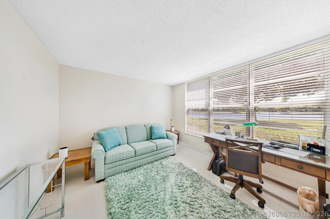 Building Photo - 3091 N Course Dr