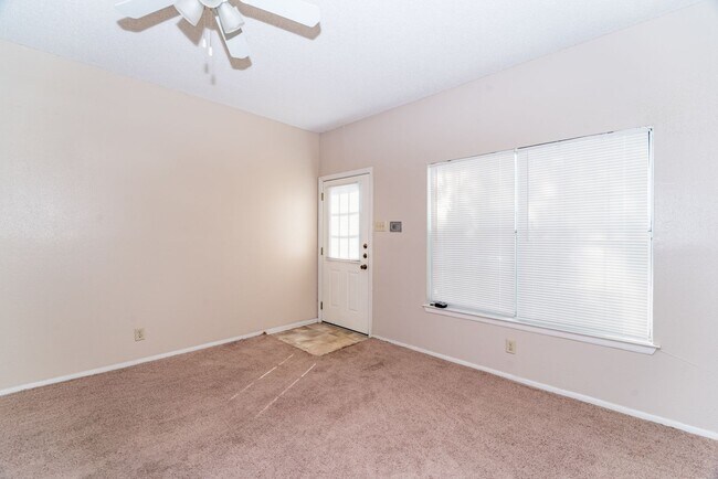 Building Photo - 12205 Magnolia Blossom St