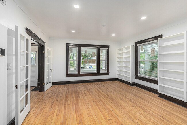 Building Photo - 1208 Olivia Ave