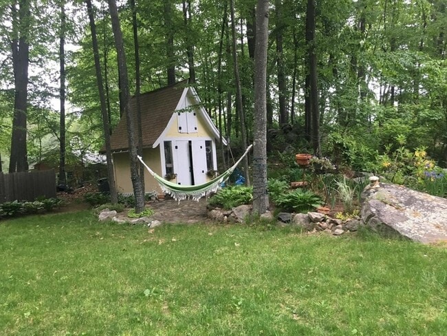 Building Photo - 56 Rockridge Rd