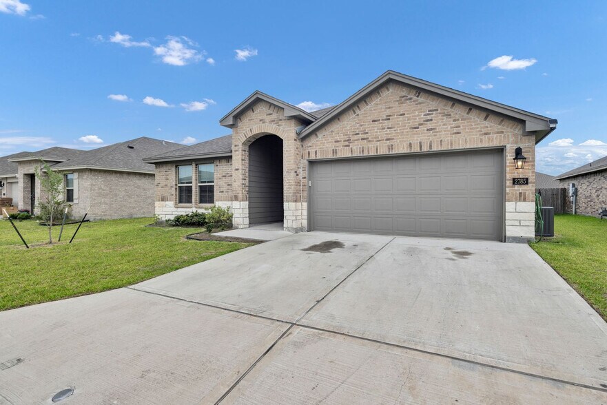 Building Photo - 2785 Eltonne Gardens Dr