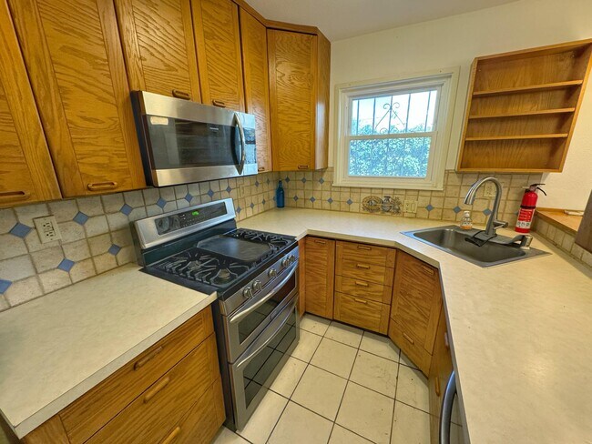 Building Photo - 2111 New York Ave SW