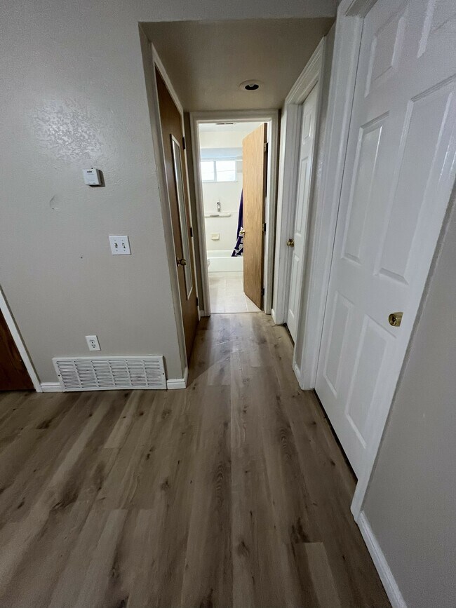 Building Photo - 3320 S 1570 E