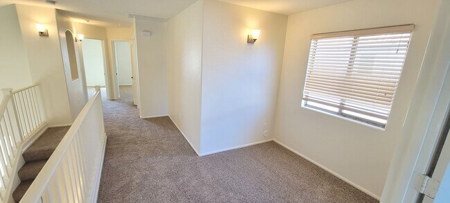 Building Photo - Circle Cross