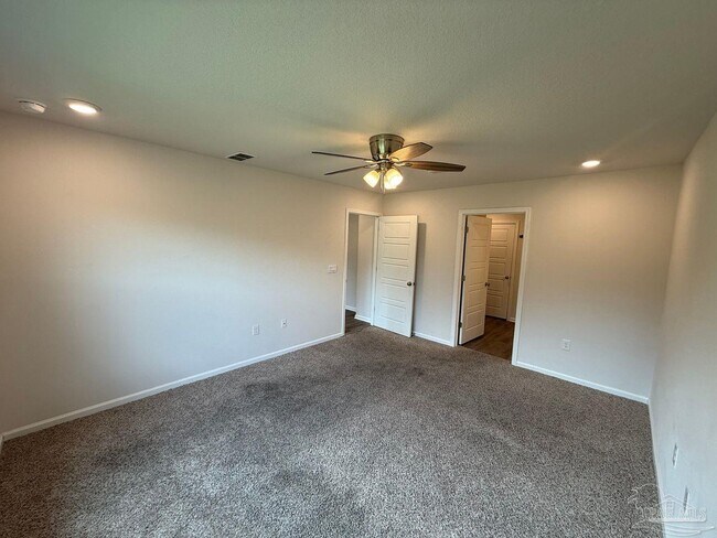 Building Photo - 1933 High Rdg Ct