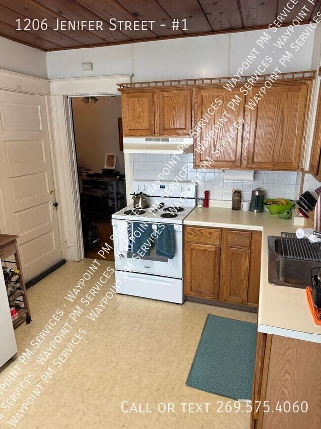 Building Photo - 1206 Jenifer St