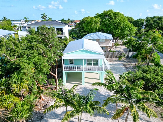 Building Photo - 224 W Seaview Dr