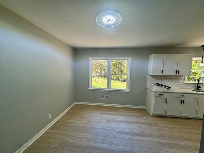 Building Photo - Four Bedroom House/Boonsboro Area