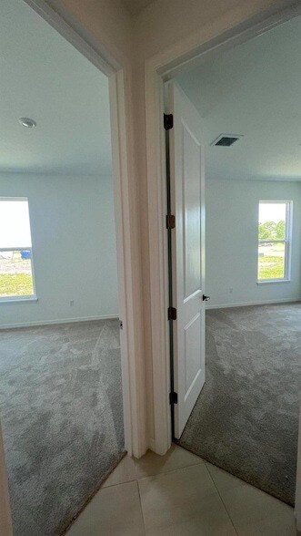 Building Photo - 584 Ranch Oak Cir