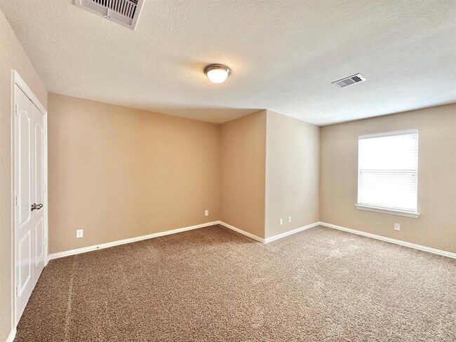 Building Photo - 1422 Laura Hills Ln