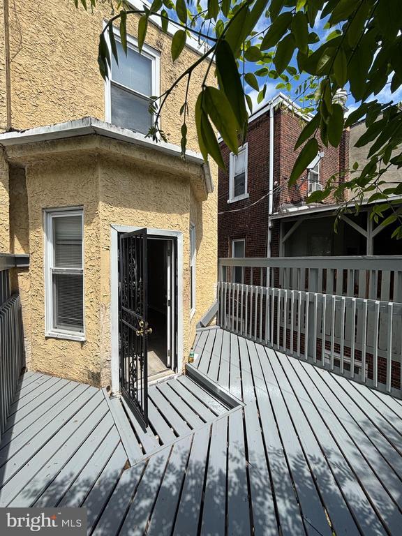 Building Photo - 1704 W Diamond St