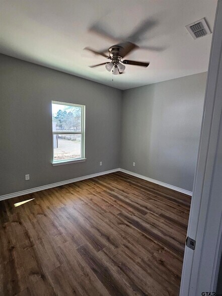 Building Photo - 100 Cook St