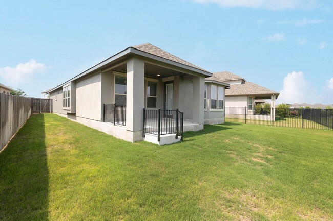 Building Photo - 124 Rosebush Dr