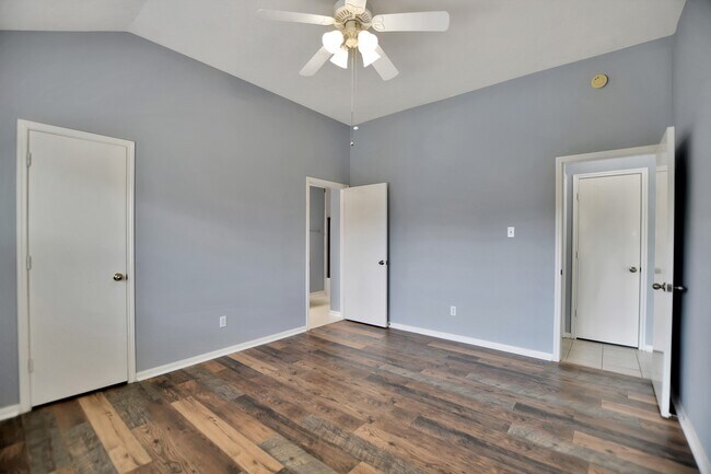 Building Photo - 18234 Drum Heller Ln