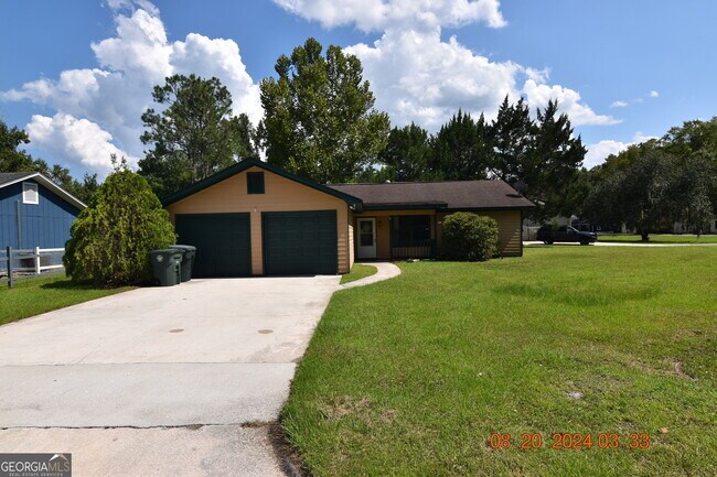 Building Photo - 145 Woodhaven Dr