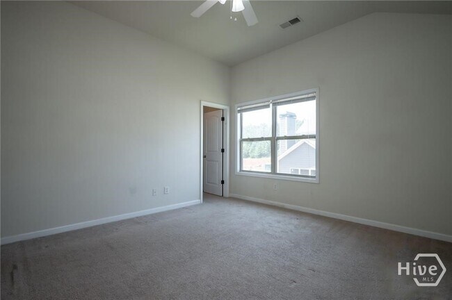 Building Photo - 304 Ridge Pointe Drive