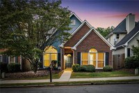 Building Photo - 529 Eastland Dr