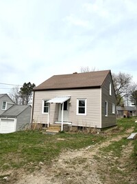 Building Photo - 4 Burgeville Ct