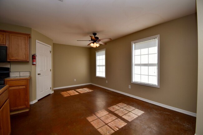 Building Photo - 1/2 Off First Months Rent!