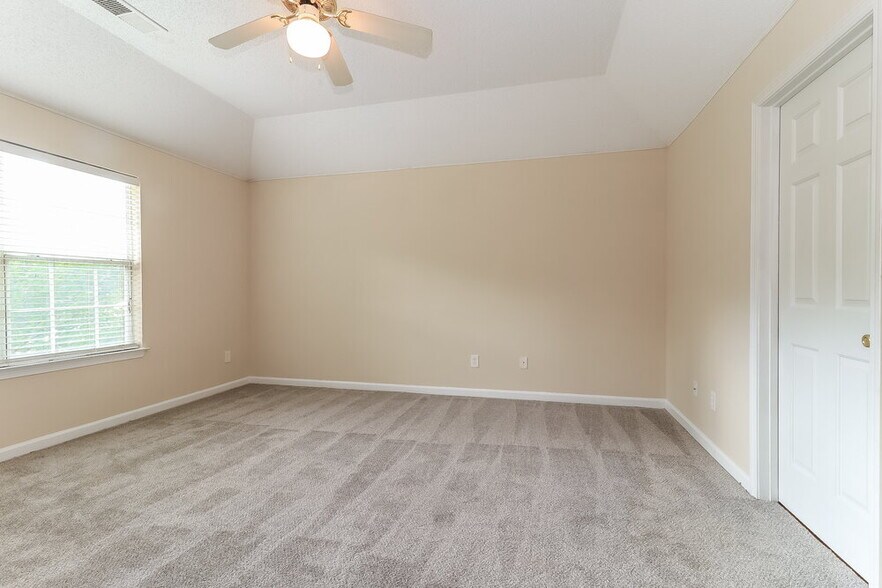 Building Photo - 409 Robin Hill Ln