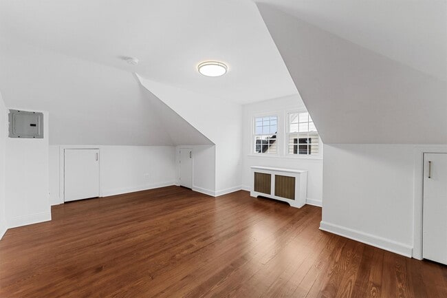 Building Photo - 70 Normandy Rd