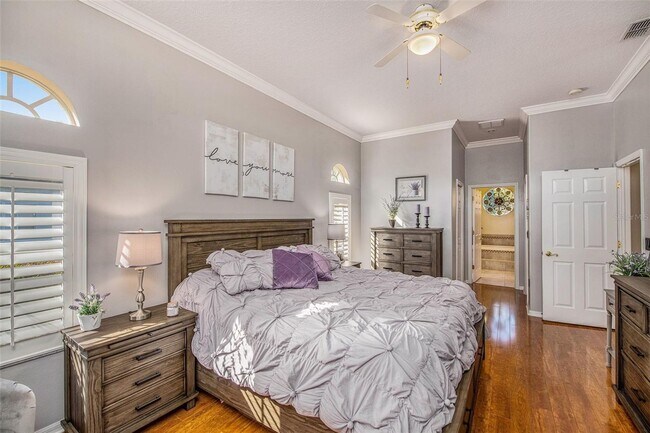 Building Photo - Beautifully updated Pool Home!!