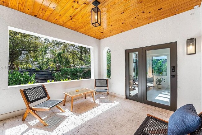 Building Photo - 445 NE 76th St