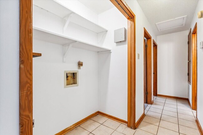 Building Photo - 504 Farnell Ln