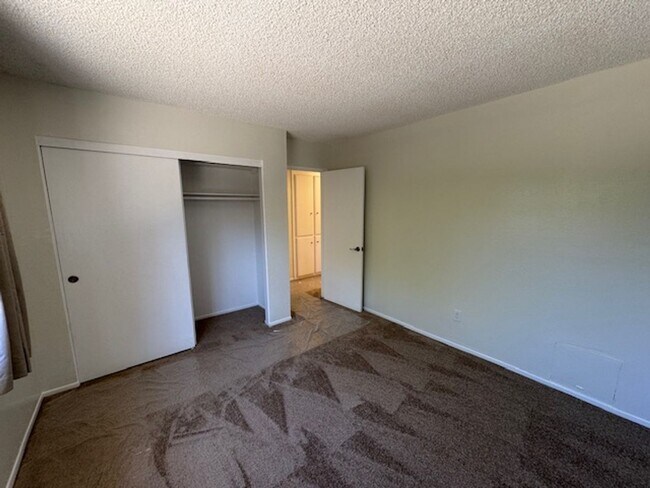Building Photo - Newly Renovated 4 Bedroom 3 Bath Home with...