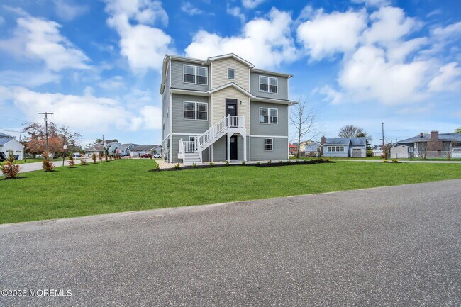 Building Photo - 58 Cove Rd
