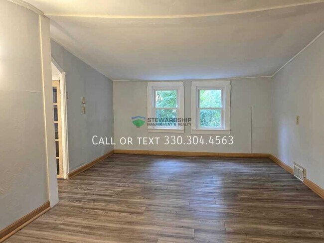 Building Photo - 2226 Samuel Ave